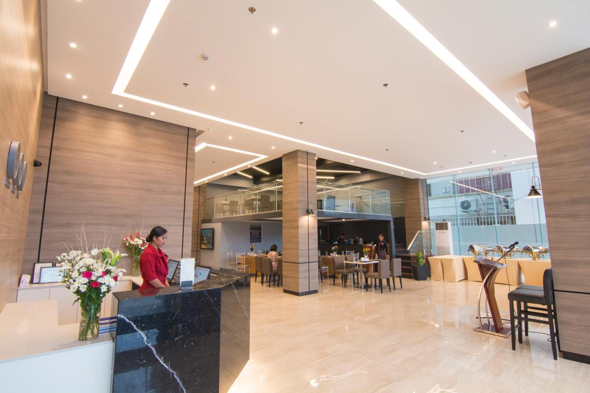 Mango Suites Cauayan Esterno foto