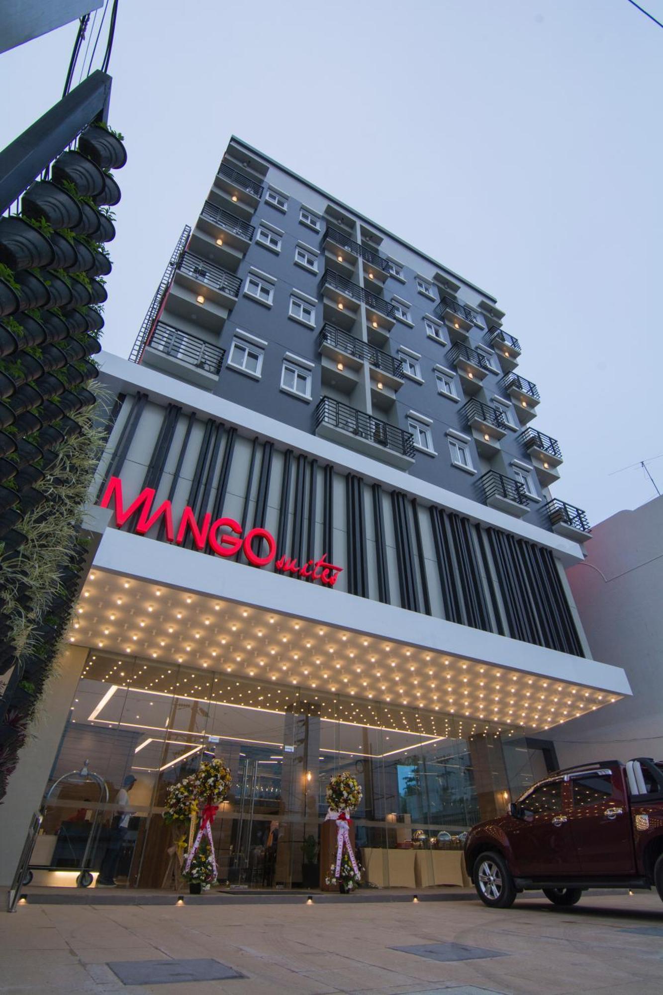 Mango Suites Cauayan Esterno foto