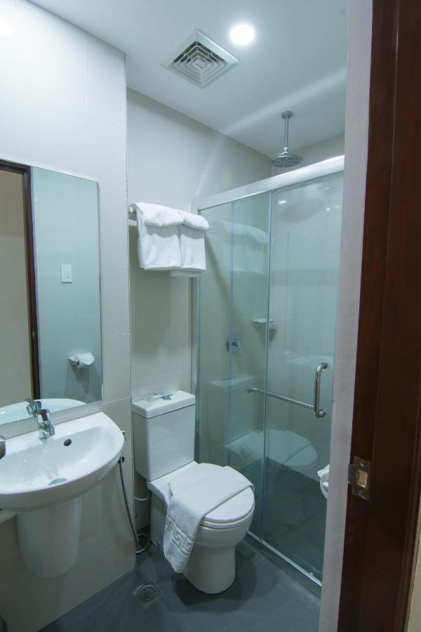 Mango Suites Cauayan Esterno foto